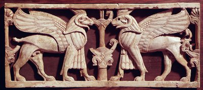 Rilievo raffigurante due grifoni, da Arslan Tash (Hadatu) da Phoenician